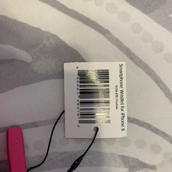 NEW Pink Quilted Vera Bradley Wristlet Fits iPhone 6 or can be used as wristlet! - Picture 3 of 8